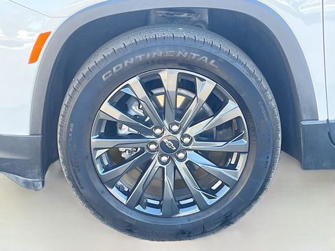 Used 2023 Chevrolet Traverse RS w/ LPO, Floor Liner Package FWD image 33