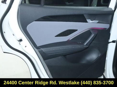 Used 2025 Volkswagen Tiguan SE image 13