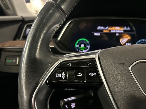 Used 2019 Audi e-tron Premium Plus image 13