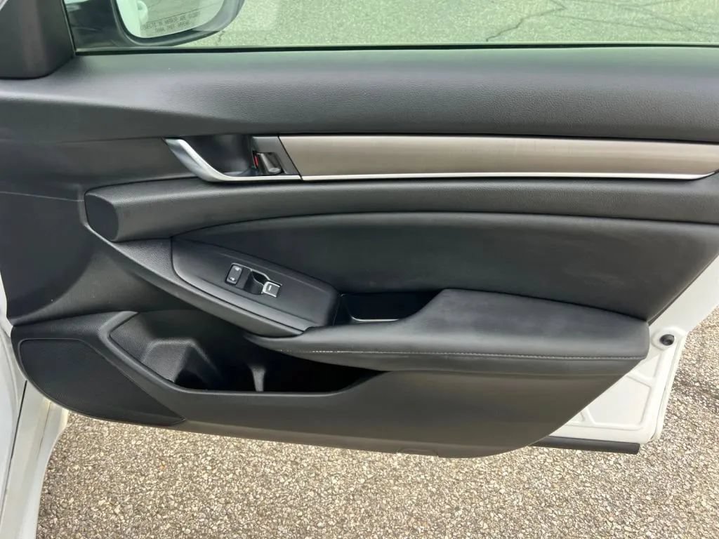 Used 2021 Honda Accord LX image 18