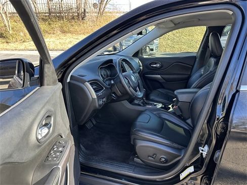 Used 2019 Jeep Cherokee Latitude Plus image 35