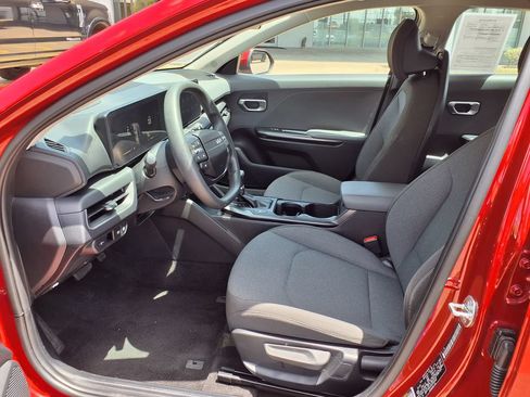 Used 2025 Kia K4 FWD image 22