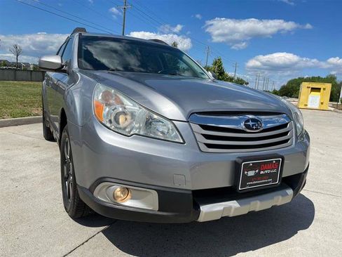 Used 2011 Subaru Outback 3.6R Limited w/ PWR Moonroof Pkg AWD/4WD image 10