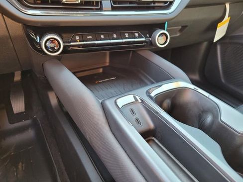 New 2026 Chevrolet Equinox EV RS image 15