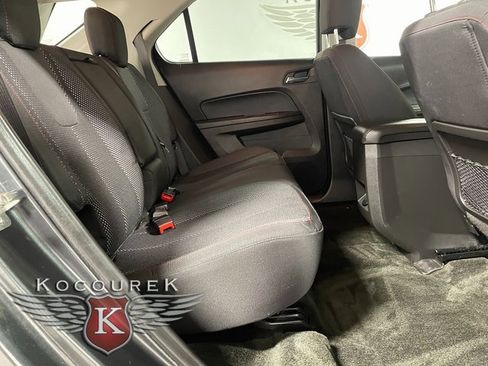 Used 2017 Chevrolet Equinox LT w/ Convenience Package image 21