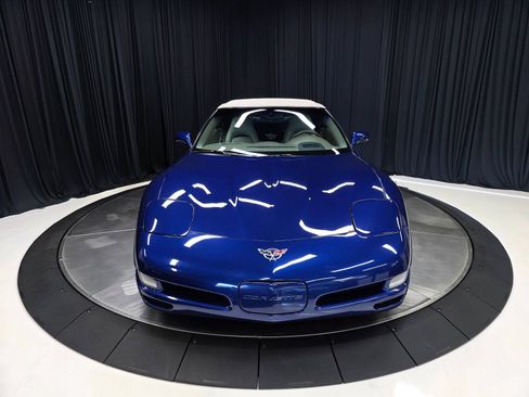 Used 2004 Chevrolet Corvette Convertible w/ Preferred Equipment Group RWD image 7