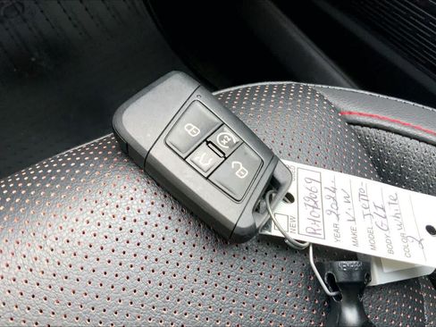 Used 2024 Volkswagen Jetta GLI Autobahn FWD image 14