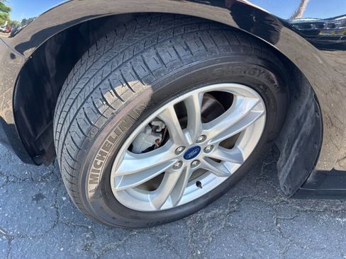 Used 2018 Ford Fusion SE FWD image 21