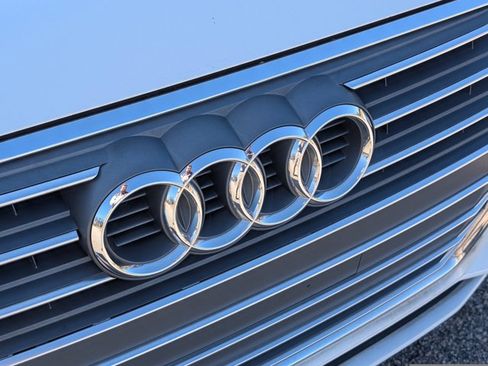 Used 2019 Audi A4 2.0T Premium w/ Convenience Package image 5