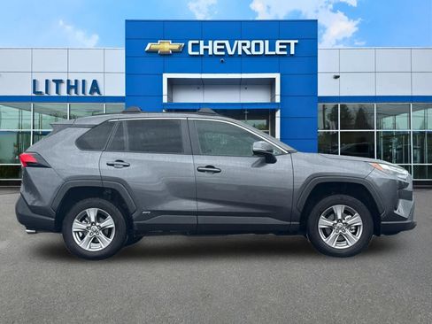 Used 2024 Toyota RAV4 XLE AWD/4WD image 8