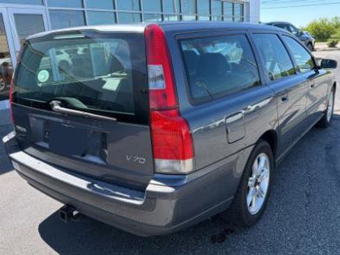 Used 2004 Volvo V70 2.4 FWD image 2