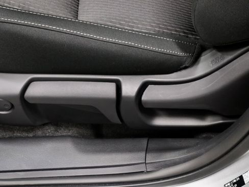 New 2026 Mitsubishi Outlander ES image 11