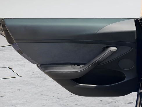 Used 2023 Tesla Model 3 Standard Range image 19