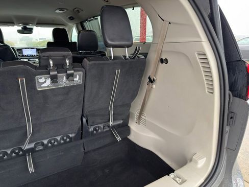 Used 2021 Chrysler Pacifica Touring-L image 39