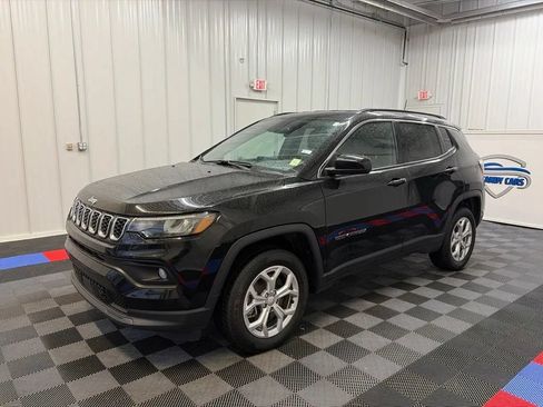 Used 2024 Jeep Compass Latitude AWD/4WD image 8