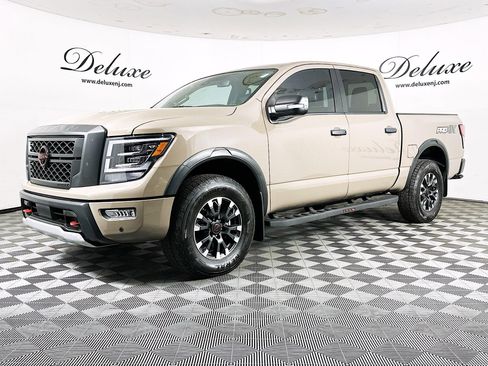 Used 2024 Nissan Titan PRO-4X w/ Pro-4x Convenience Package AWD/4WD image 3