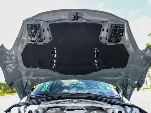 Used 2021 Aston Martin DBX AWD/4WD image 23