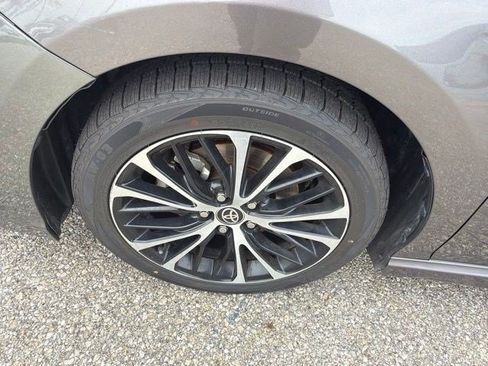 Used 2020 Toyota Camry SE w/ Carpet Mat Package FWD image 10