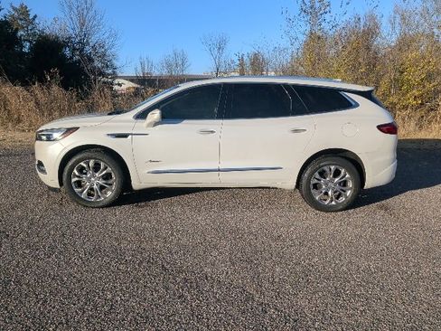 Used 2020 Buick Enclave Avenir w/ Avenir Technology Package image 2