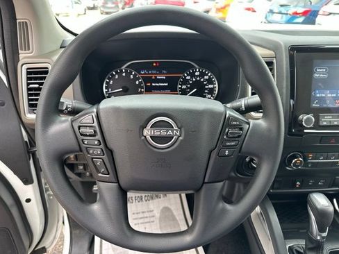 Used 2022 Nissan Frontier SV w/ Technology Package AWD/4WD image 18