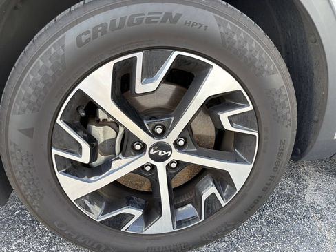 Certified 2025 Kia Sportage EX FWD image 5