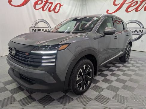 Certified 2025 Nissan Kicks SR FWD image 1