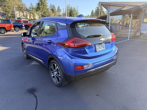 Used 2019 Chevrolet Bolt Premier w/ Infotainment Package image 5