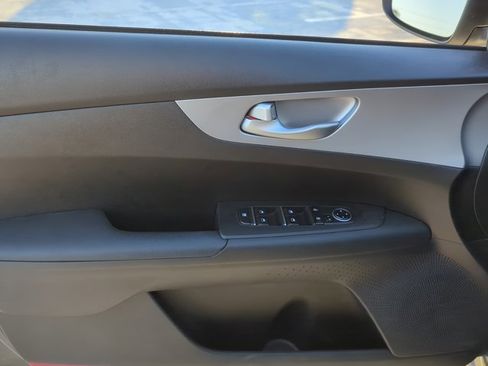 Used 2023 Kia Forte LXS image 8