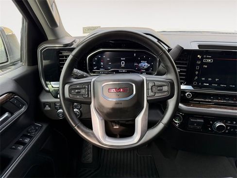 Used 2024 GMC Sierra 1500 SLE image 12