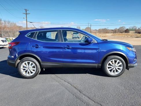 Used 2021 Nissan Rogue Sport S image 2