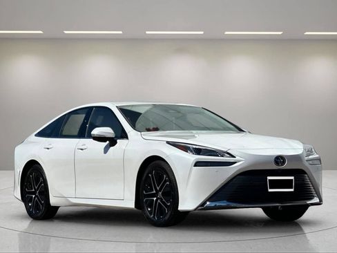 New 2026 Toyota Mirai RWD image 1