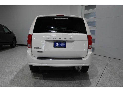 Used 2012 Dodge Grand Caravan Crew FWD image 7