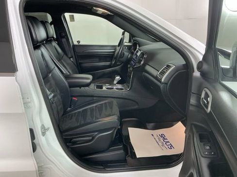 Used 2021 Jeep Grand Cherokee Laredo X image 5