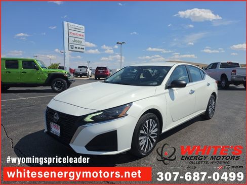 Used 2025 Nissan Altima 2.5 SV AWD/4WD image 1