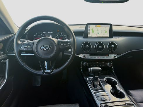 Used 2018 Kia Stinger Premium image 21