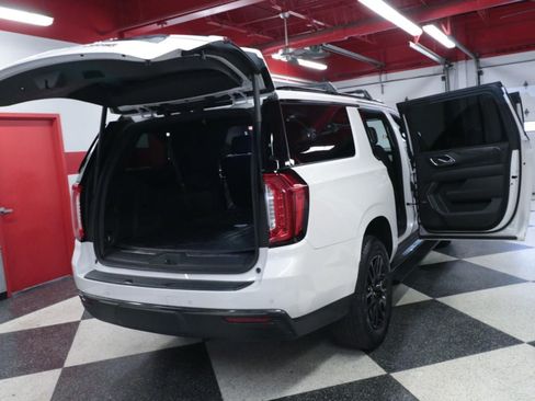 Used 2021 GMC Yukon XL AT4 w/ Technology Package AWD/4WD image 30
