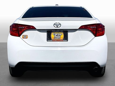 Used 2017 Toyota Corolla SE w/ SE Premium Package FWD image 4