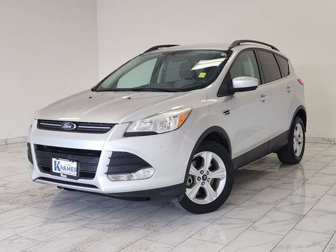 Used 2016 Ford Escape SE w/ Equipment Group 201A FWD image 1