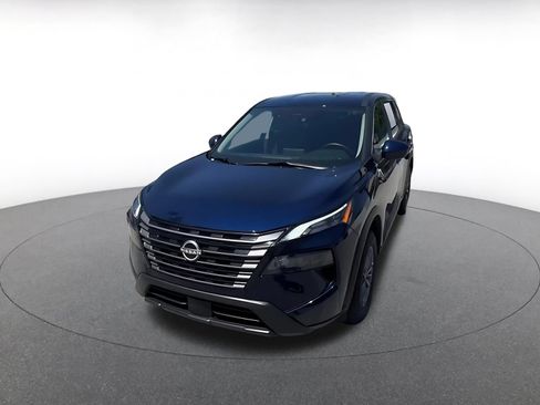 Used 2026 Nissan Rogue SV AWD/4WD image 6