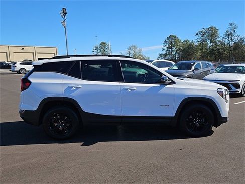 Used 2022 GMC Terrain AT4 w/ Tech Package image 7