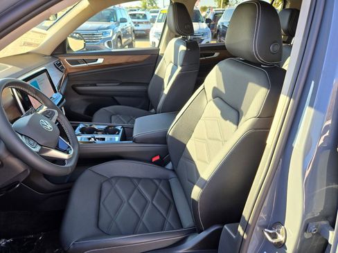 New 2026 Volkswagen Atlas SE image 10