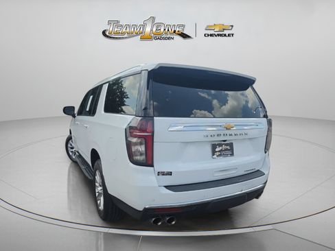 Used 2022 Chevrolet Suburban Premier AWD/4WD image 6