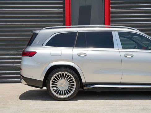 Used 2021 Mercedes-Benz Maybach GLS 600 4MATIC image 3