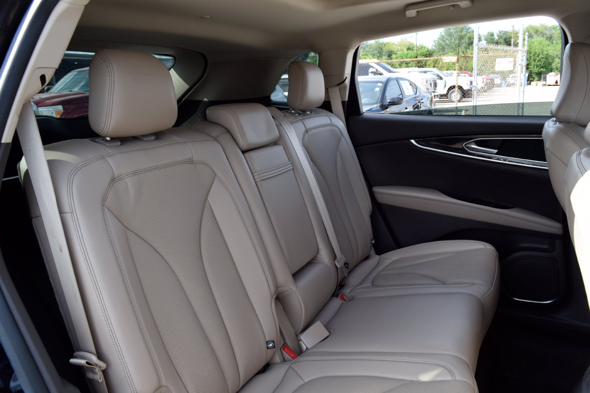 Used 2023 Lincoln Nautilus Reserve w/ Monochromatic Package AWD/4WD image 20