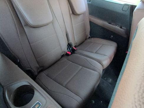 Used 2025 Mercedes-Benz GLS 450 4MATIC image 21