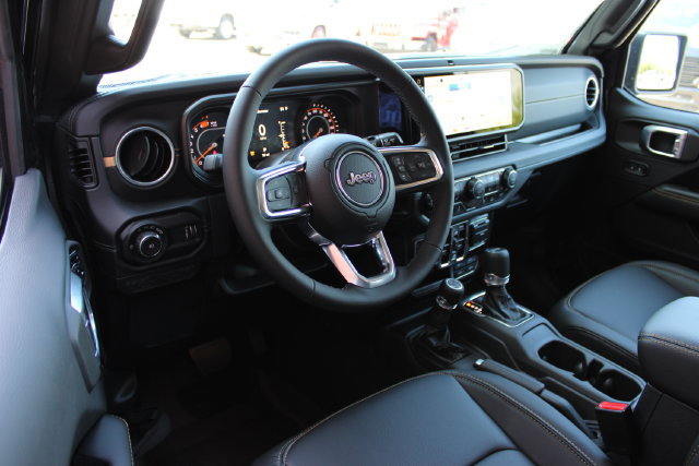 New 2026 Jeep Wrangler Unlimited Sahara AWD/4WD image 17
