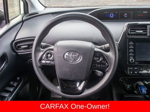 Used 2022 Toyota Prius L Eco image 17