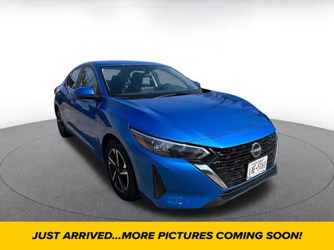 Used 2025 Nissan Sentra SV image 1