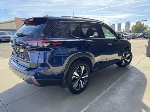 Used 2024 Nissan Rogue SL w/ SL Premium Package image 4