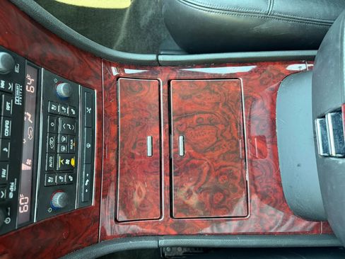 Used 2009 Cadillac Escalade AWD image 25